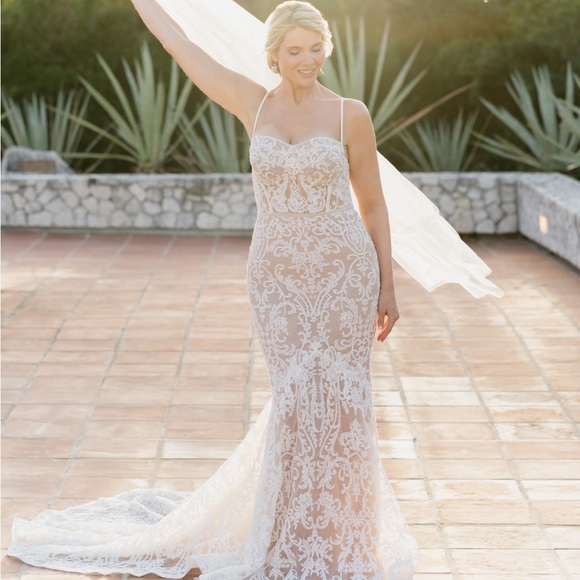 Elegant Lace Wedding Dress